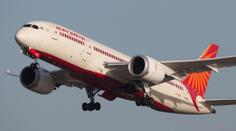 Další problém s letadlem Air India. Muselo se vrátit a nouzově přistát