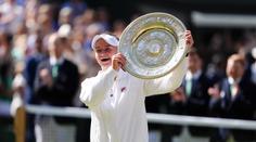 Krejčíková po Wimbledonu poskočila do desítky. Vondroušová se propadla