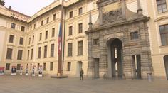 Prezidentská volba má tři favority. Ostatní ať odstoupí, vyzývají odborníci