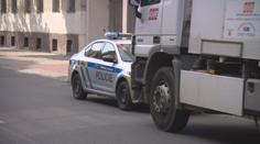 Záhadné úmrtí v Praze. Tělo našli popeláři, policie zkoumá příčinu smrti