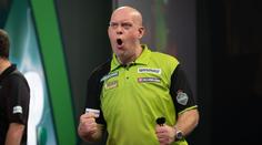 Michael van Gerwen neměl slitování, na MS smetl Hurrella ve třech setech