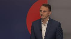 Češi se zlepšují v investování. Mladší generace ale za tou starší zaostává