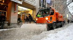 V Ostravici sníh lidem radost nedělá, radnice neuklízí ulice