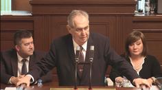 Zeman ve Sněmovně kritizoval solární barony i Topolánka. Rozpočet podpoří