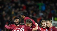 Sparta zesměšnila Plzeň 4:0! Na fanoušky na tribuně vtrhla policie