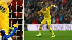 Pickford vychytal Chorvaty s tahákem! Co si napsal na lahev?