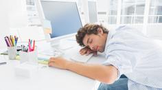 Usínáte přes den? Může jít o brzké příznaky vážné choroby