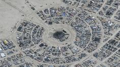 Počasí se uklidnilo. Návštěvníci opouští americký festival Burning Man