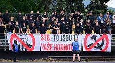V Radotíně to vřelo. Fanoušci Slavie se pustili do Tvrdíka, uráželi i Tykače