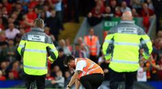 Zápas Liverpoolu přerušil neznámý naháč. Světu ukázal své přednosti