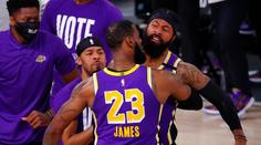 Chicago i bez Satoranského bere čtvrtou výhru, Lakers jsou v čele