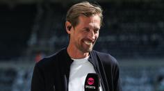 Fotbalista Crouch terčem vtípků. Uniklo video, na kterém hraje golf