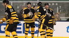 Winter Classic ovládl po obratu domácí Boston. Krejčí přihrával na rozhodující gól
