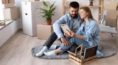 Ceny nemovitostí padají. Blíží se ideální čas ke koupi bytu či domu, radí odborníci