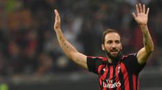 Chelsea chybí kanonýr, vsadila na Argentince Higuaína