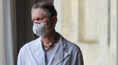 Hrůza ve vratislavské nemocnici. Zdravotník měl dusit pacienta polštářem