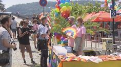 Účastníci Prague Pride se místo průvodu plavili po Vltavě