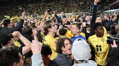 Zmatky v Nizozemsku. Fanoušci slavili postup, pak se zklamaně vraceli na tribunu