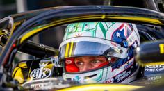 Staněk dostal ve Formuli 2 trest. Na trati zdržoval soupeře