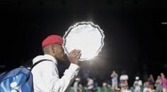 Kyrgios oslavil wimbledonské finále s přítelkyní a také s českým pivem