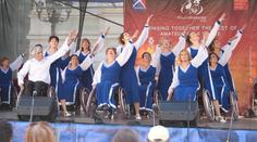 V Praze se koná festival folklóru. Dojme hlavně vystoupení souboru z Izraele
