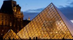 Nejznámější muzeum světa chátrá. Louvre potřebuje miliardy na opravu