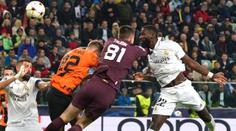 Postup vykoupený krví. Stoper Realu Madrid při gólu riskoval vážné zranění