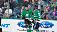 Přihrávka přes celé kluziště a gól: Famózní spolupráce bratrů v NHL!