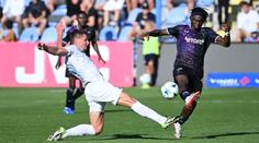 Slavia po nevýrazném výkonu remizovala v Liberci. Ligu vede o bod Sparta