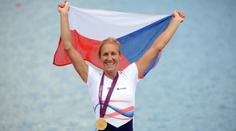 První české zlato! Mirka Knapková neměla na skifu konkurenci