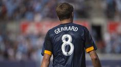 Otázka pro Gerrarda: Zachránit třetí ligu, nebo odejít do Itálie?