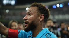 Neymar po výhře řádil. Soupeři se v útrobách stadionu vysmíval