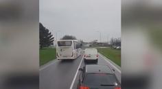 Řidič na Slovensku předjížděl přes plnou čáru, autobus se málem převrátil