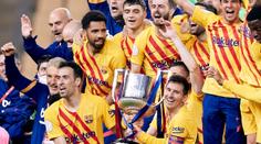 Messi už zase juchá. Se spoluhráči získal po dvou letech trofej