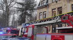 V Jablonci nad Nisou hořela budova. Hasiči z ní zachránili tři děti