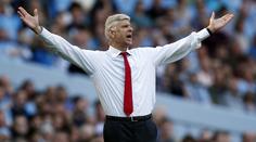 Povede Wenger Anglii? Vezměte si ho hned, prosí fandové Arsenalu
