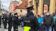 Velké protesty proti opatřením vlády! Policie zadržela šest lidí