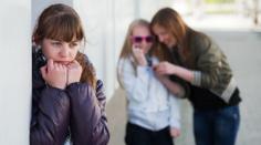 Druháci šikanovali ukrajinské spolužáky. Psycholog řekl, jak tomu předcházet