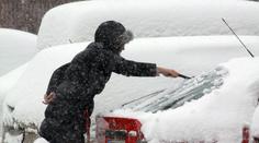 Čistíte auto od sněhu? Tato častá chyba se může zbytečně prodražit!