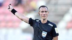 Jak zničit fotbal: Baráž v režii sudích, hráči mlčí a bojí se pokut