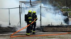 Policie vyšetřila požár stáje v Praze. Může za něj 30letý muž, tvrdí