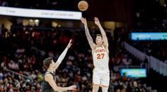 Skvělý Jokič přepsal historii NBA, dařilo se i Krejčímu