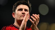 Maguire si zahrál šipky s Littlerem. Měl by změnit sport, píší fanoušci