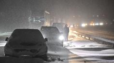 Na severu Evropy udeřila extrémní zima. Uvěznila lidi v autech, má už dvě oběti