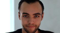 Hacker ukradl data za 2 a půl miliardy. Skrývá se v Česku! FOTO