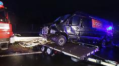 Dálnici D8 zablokovala hromadná nehoda 5 aut a 2 náklaďáků