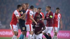 Sparta na kolenou: Vaše bída, naše radost, vtipkují slávisté na úkor rivala