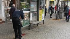 Rvačka na autobusové zastávce skončila střelbou. Podezřelý přišel na policii sám