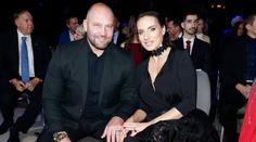 Olympijský vítěz z Nagana si hýčká tuhle krásku. Ukázala sexy snímky od moře