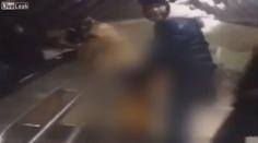Sex v metru: Dvojice si to rozdala před vlastním dítětem! VIDEO